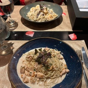 Pasta con Camarones / Pasta al Salmon