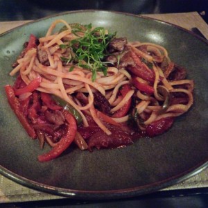 Pasta con trozos de Filete (Lomito) 