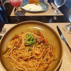 Pasta con Trozos de Filete