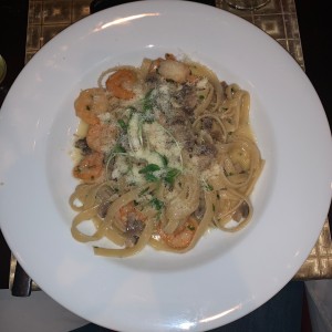 Fettuccine con Camarones