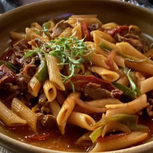 Pasta con Trozos de Filete