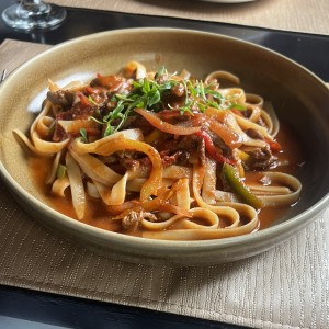 Pasta con Trozos de Filete