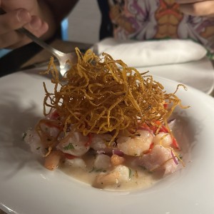 Ceviche de Pez Blanco y Camarones