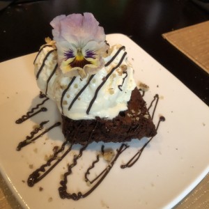 Brownie con helado