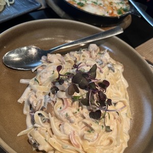 Pasta a la Crema con Trozos de Pollo