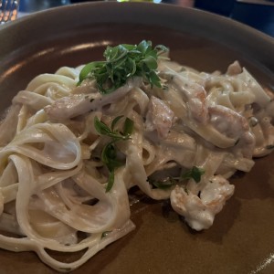 Pasta a la crema com pollo 