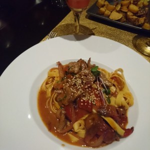 Pasta con Trozos de Carne