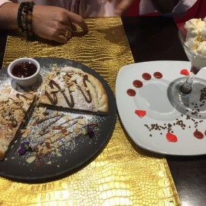 calzone de nutella y copa de helado 