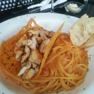 pasta pomodoro con pollo 