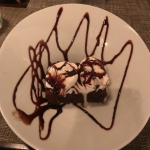 Brownie con helado.. DELICIOSO