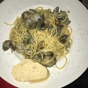 Pasta con Almejas 