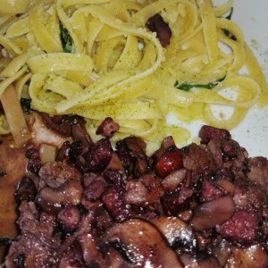 Filete Mignon con pasta al oleo