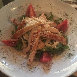 Ensalada Caesar con Pollo