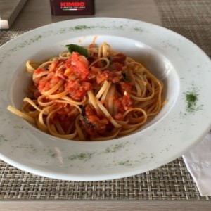 Pasta amatriciana : muy muy bueno todo muy buena atencion , mas lugares asi en condado del Rey 