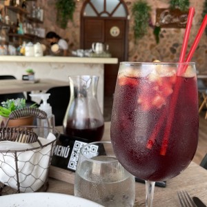 Sangria 750ml (25oz) Tinto o Blanco