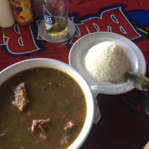 sopa de carne con lentejas