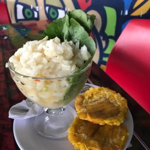 Ceviche de Corvina con patacones