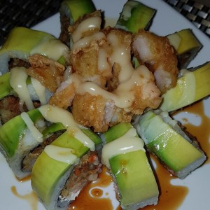 langostinos con cangrejos y aguacate