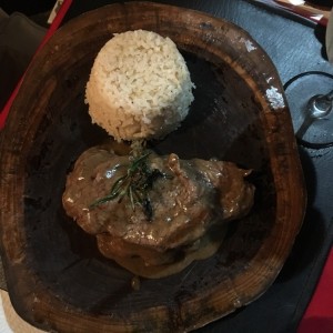 CARNES 8oz - Steak Pimienta con Arroz con coco