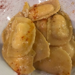 ravioli hongos y trufa al oleo 