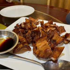 Costillas fritas de ajo y miel