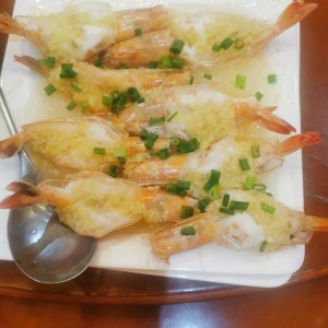 Mariscos - Langostinos al vapor con ajo y vermicelli 