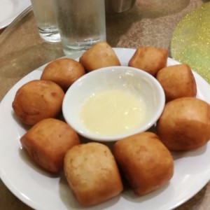 harina frita con leche condensada