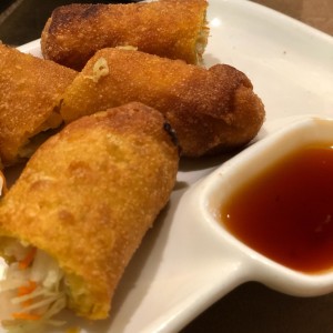 Lumpias con salsa agridulce