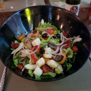 ensalada griega (sin queso feta)