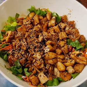 ensalada de pollo teriyaki