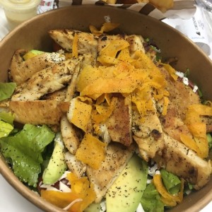 ensalada de aguacate con pollo