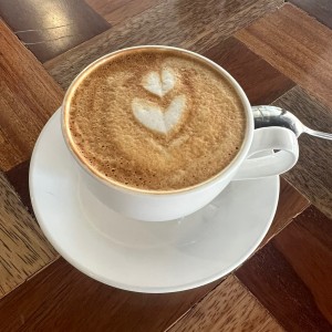 Capuchino con leche de almendra 