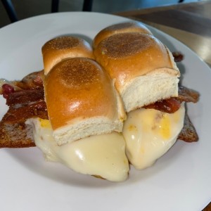 Breakfast sandwich