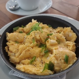 Desayunos - Cheesy Scramble