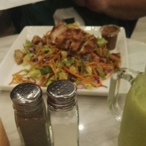 Ensalada de pollo teriyaki