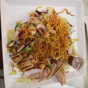 ensalada pollo thai