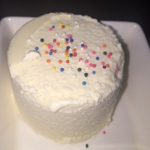 postre helado de vainilla