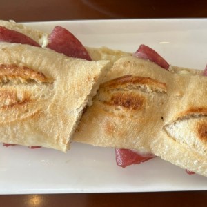 Emparedados - Salami provolone