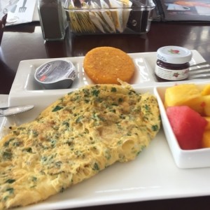 tortilla con espinaca. frutas etc