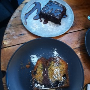 brownie, biscocho blueberry