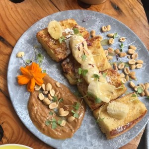 Tostadas francesas con peanut butter