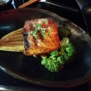 SALMON GLASEADO