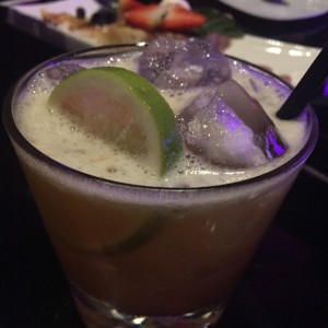 coctel amaretto sour