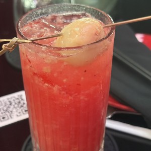 Mocktail de frutos rojos y lychee