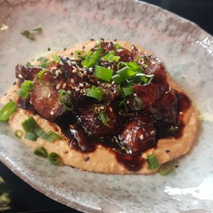 COSTILLAS HUMMUS