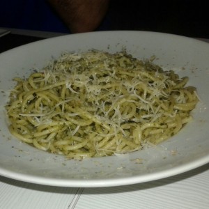 spaguetti en salsa pesto