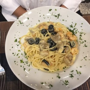 Pasta con fruti di mare