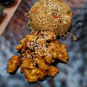 Yakimeshi de Pollo