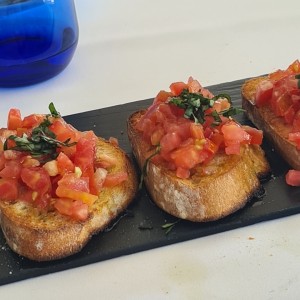 Antipasti - Bruschetta Mediterranea