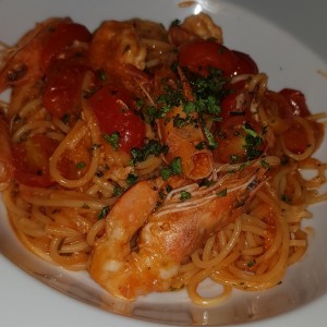 Linguinis con langostino.